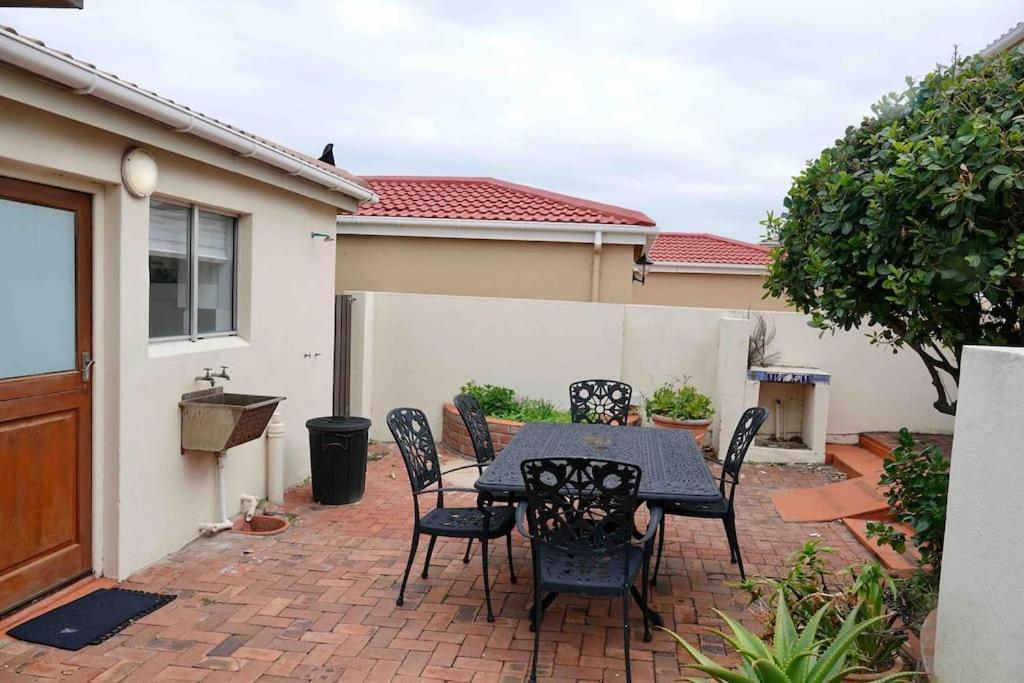 Villa Whales & Waves à Hermanus Extérieur photo